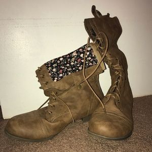 Brown suede boot with floral inside design!